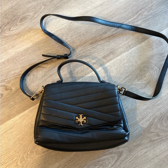 TORY BURCH KIRA CHEVRON COLOR-BLACK TOP-HANDLE SATCHEL LEATHER BAG - Picture 4 of 7